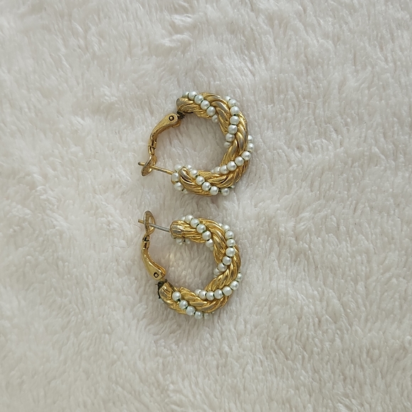 Liz Claiborne 10.75 in Necklace w 2.75 in Extension + Gold Twist+ Pearl Earrings - Picture 6 of 11